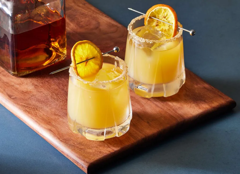 Cocktail là gì Khám phá 10 loại cocktail nhẹ và nặng cho mùa hè cực cháy